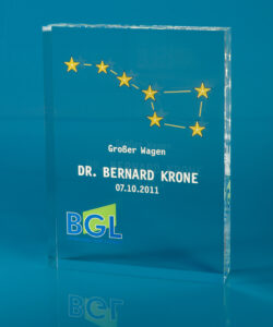 BGL-Award "Großer Wagen". Plexiglas mit eingebettetem Siebdruck.