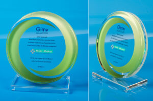 runder Tombstone mit Sockel